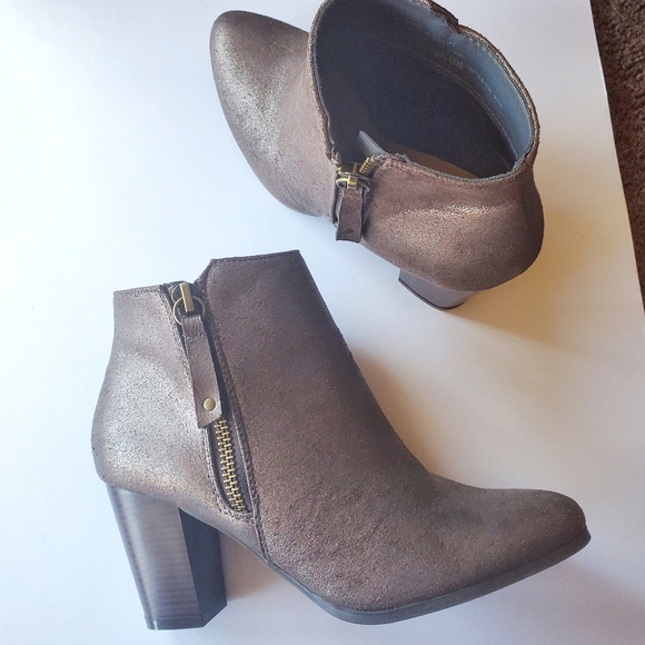 JustFab Sparkly Grey Booties - Picture 1 of 2